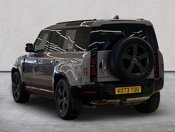 Used Land Rover Defender 2024 for sale - 76030468: Photo 2