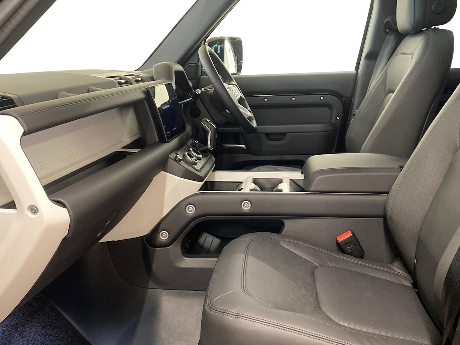 Used Land Rover Defender 2025 for sale - 76365093: Photo 3