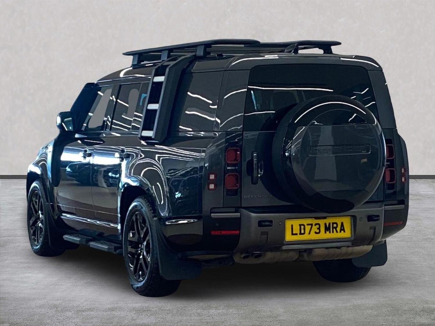 Used Land Rover Defender 2024 for sale - 78191498: Photo 2