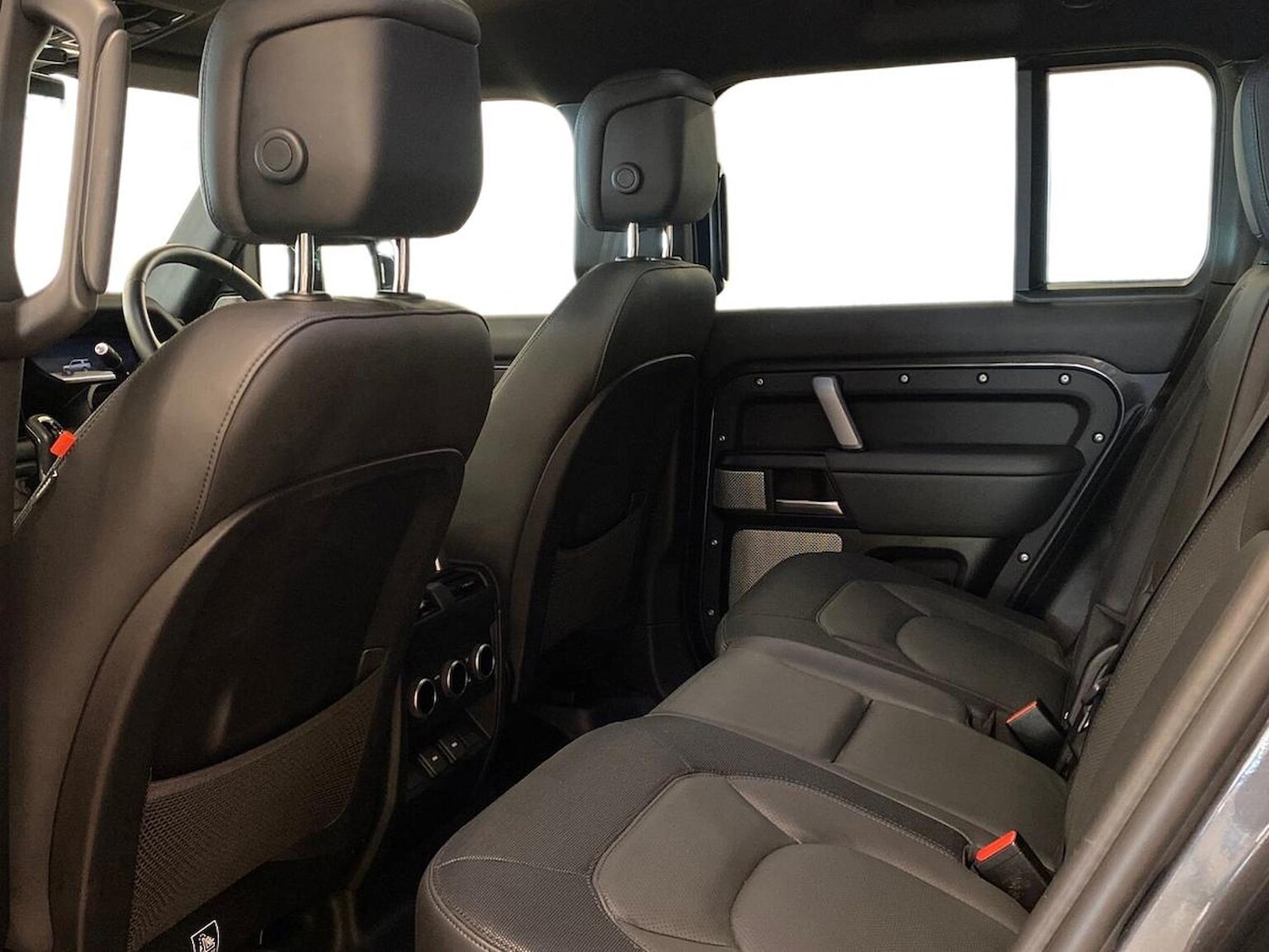 Used Land Rover Defender 2024 for sale - 78191498: Photo 6