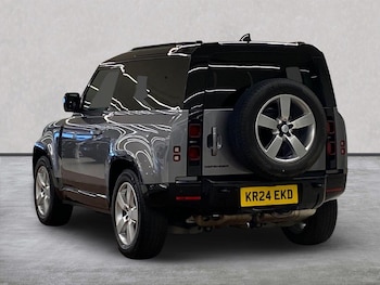 Used Land Rover Defender 2024 for sale - 76320688: Photo