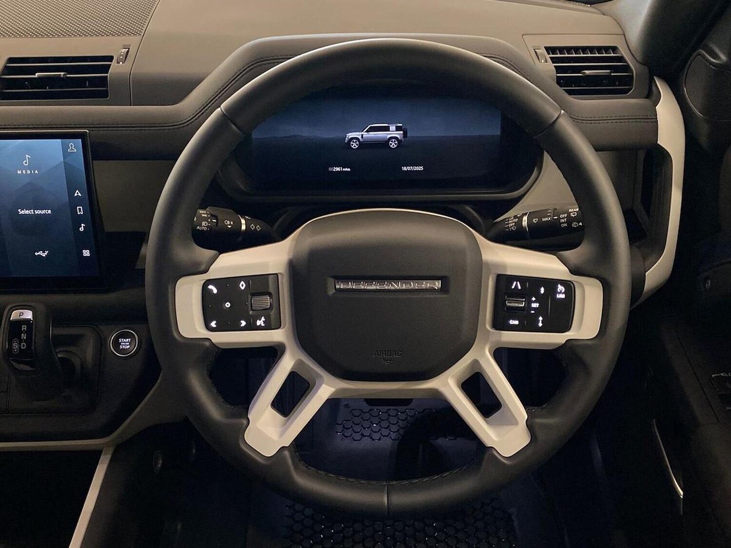 Used Land Rover Defender 2025 for sale - 77489494: Photo 15