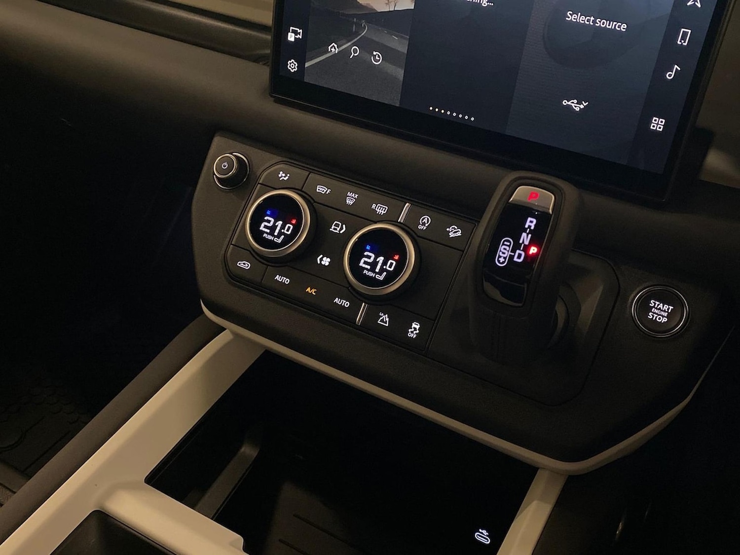 Used Land Rover Defender 2025 for sale - 76741206: Photo 13