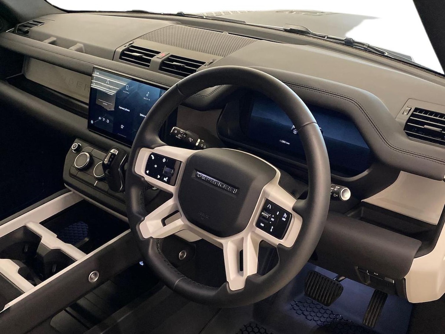 Used Land Rover Defender 2025 for sale - 76741206: Photo 9