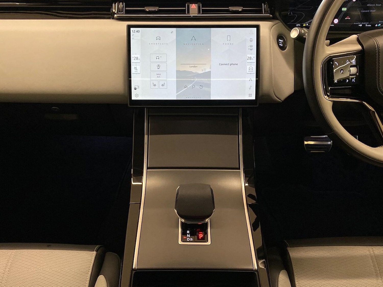 Used Land Rover Range Rover Velar 2024 for sale - 76650251: Photo 14