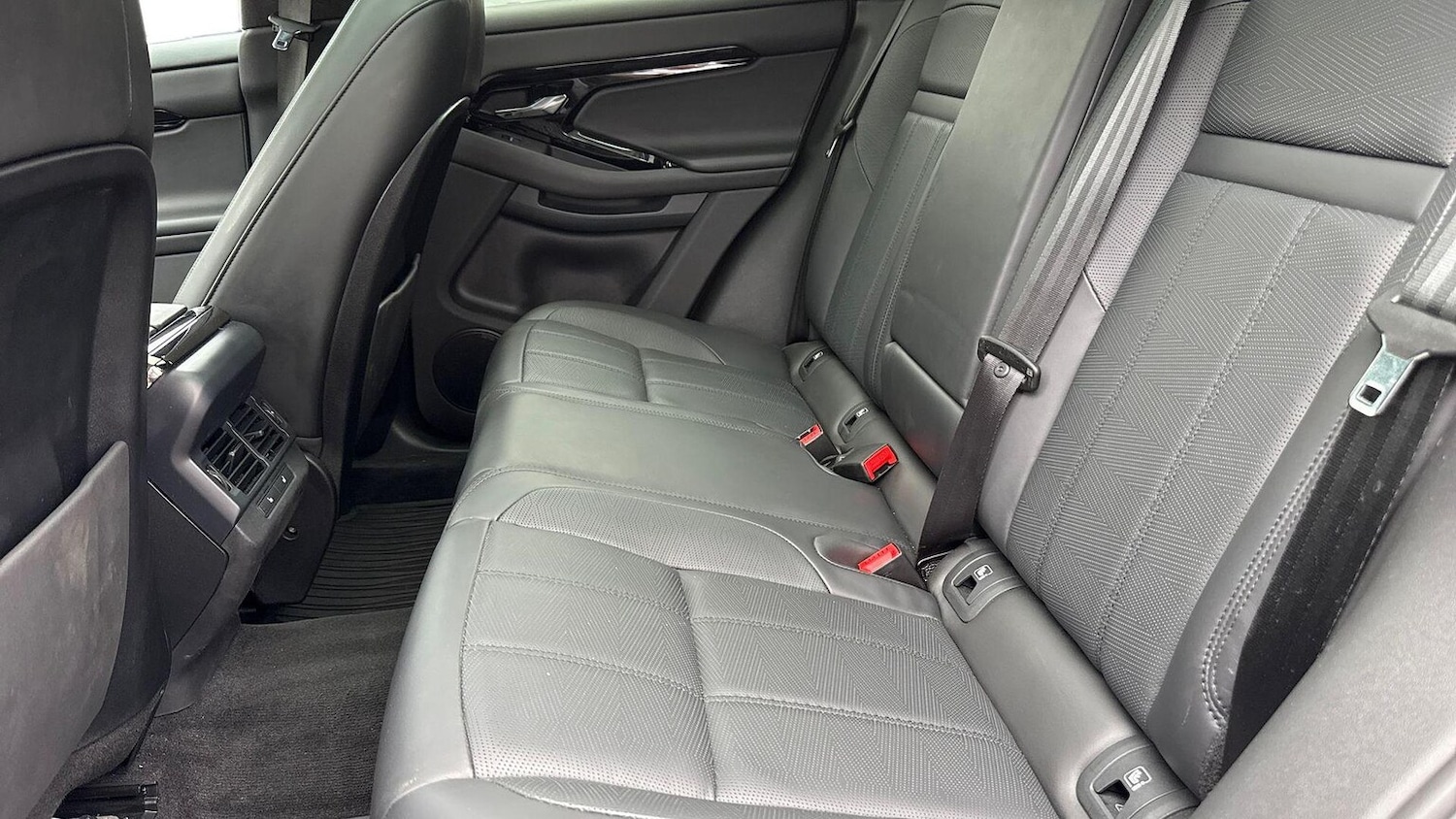 Used Land Rover Range Rover Evoque 2025 for sale - 76365094: Photo 4