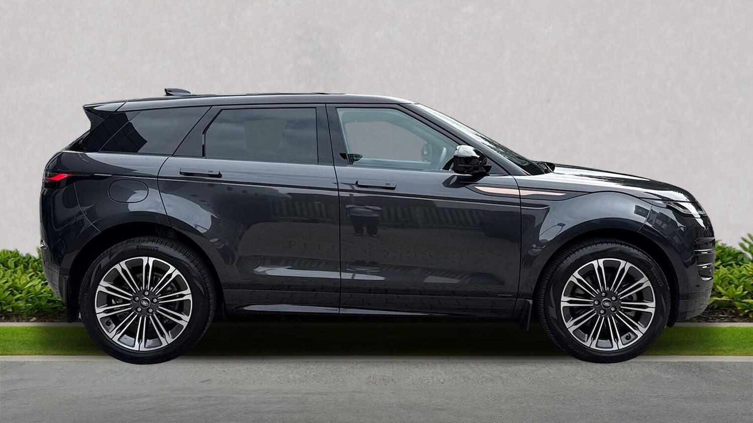 Used Land Rover Range Rover Evoque 2025 for sale - 76365094: Photo 5