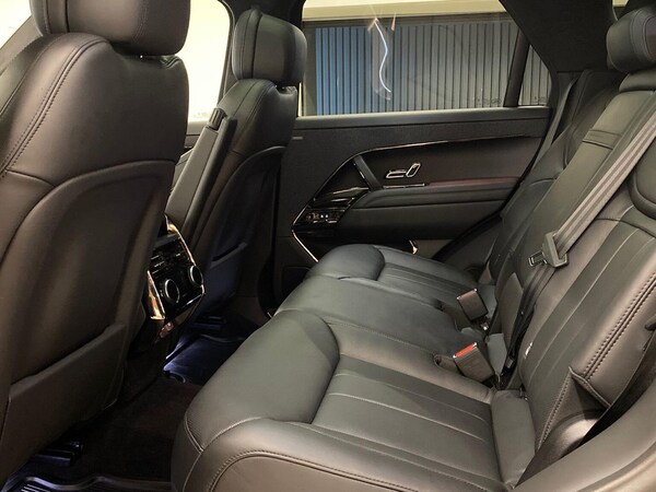 Used Land Rover Range Rover Sport 2023 for sale - 76182481: Photo 4