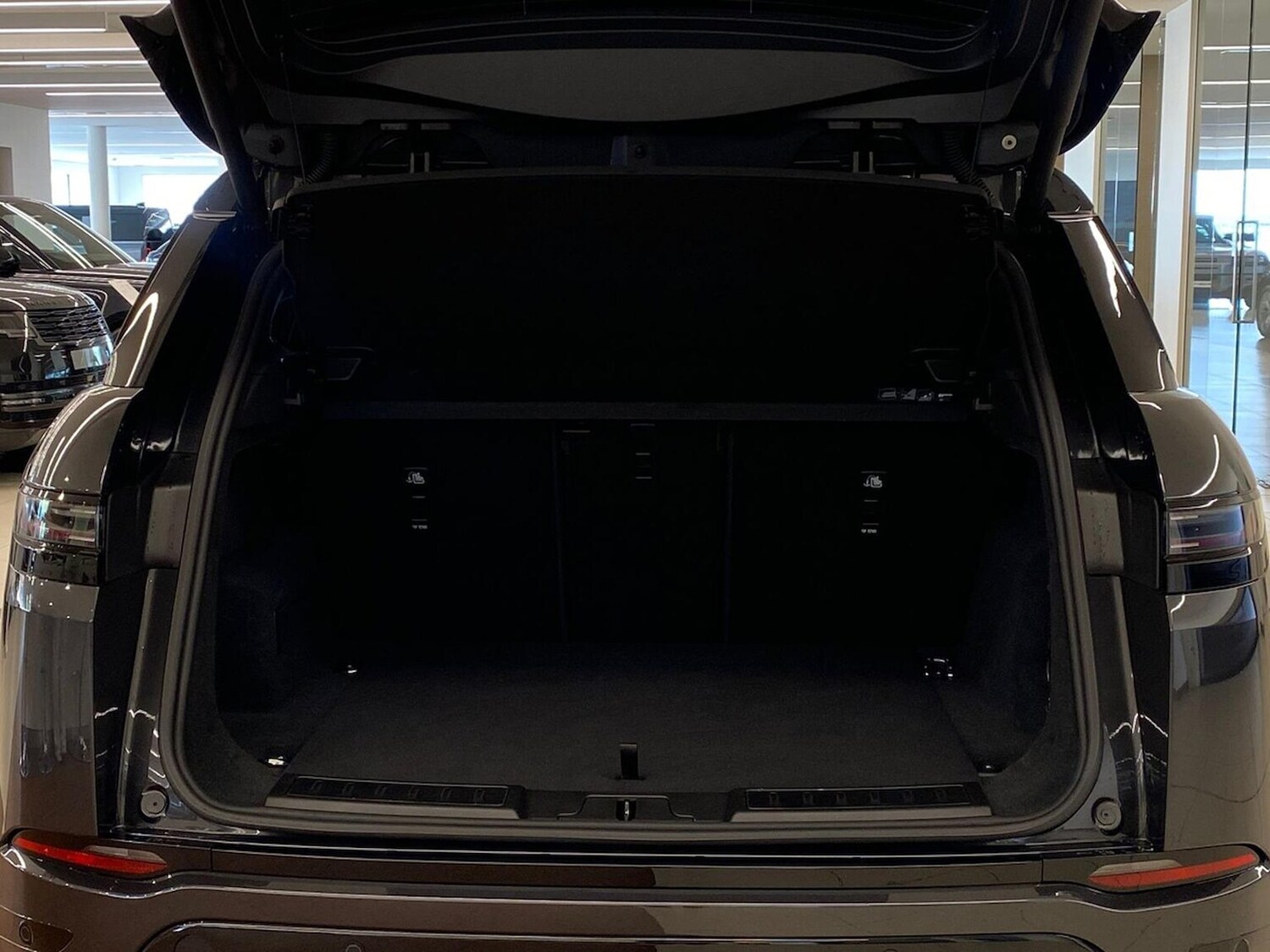 Used Land Rover Range Rover Evoque 2025 for sale - 76164927: Photo 10