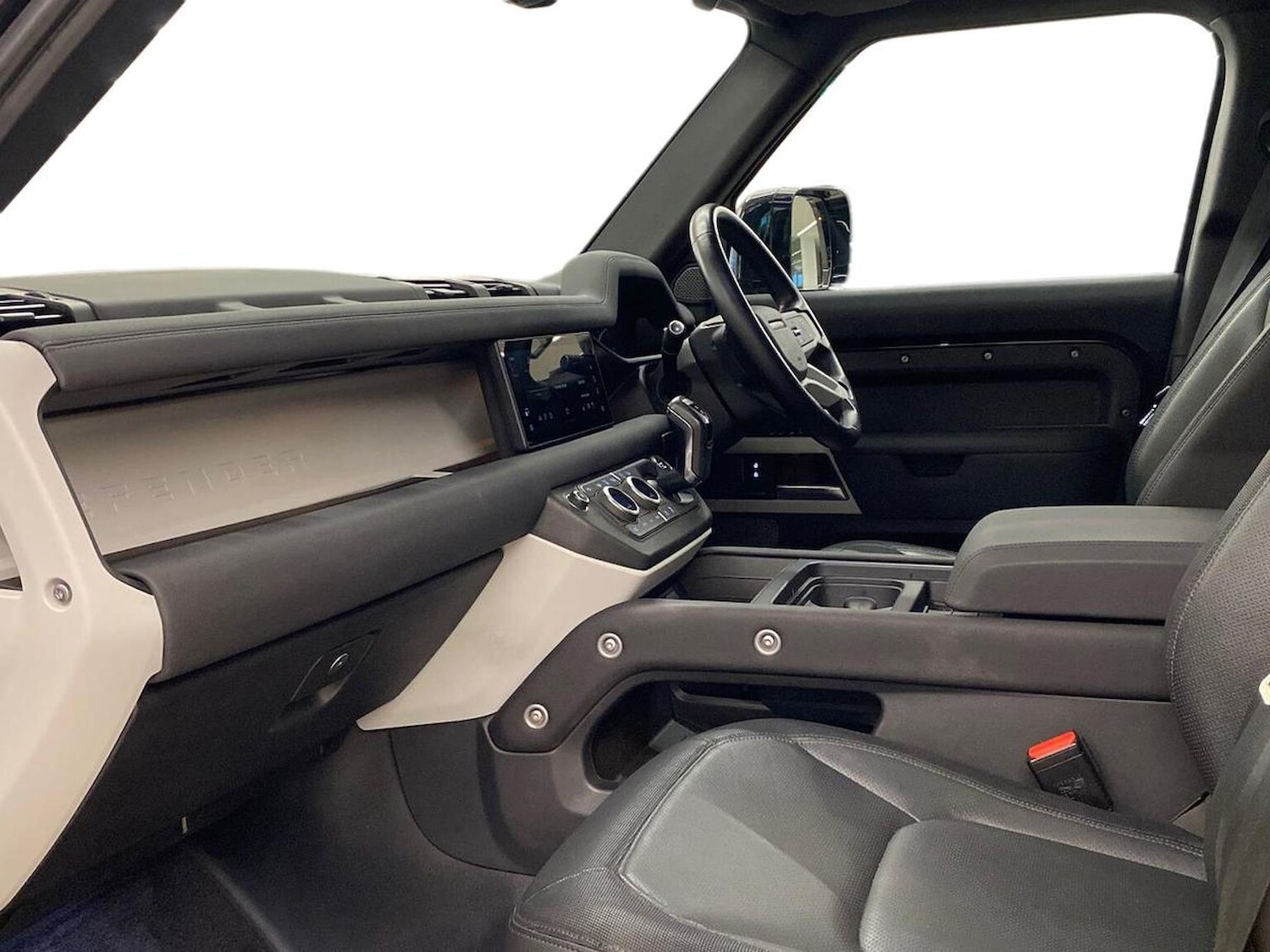 Used Land Rover Defender 2023 for sale - 76324599: Photo 3
