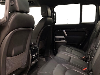 Used Land Rover Defender 2023 for sale - 76324599: Photo