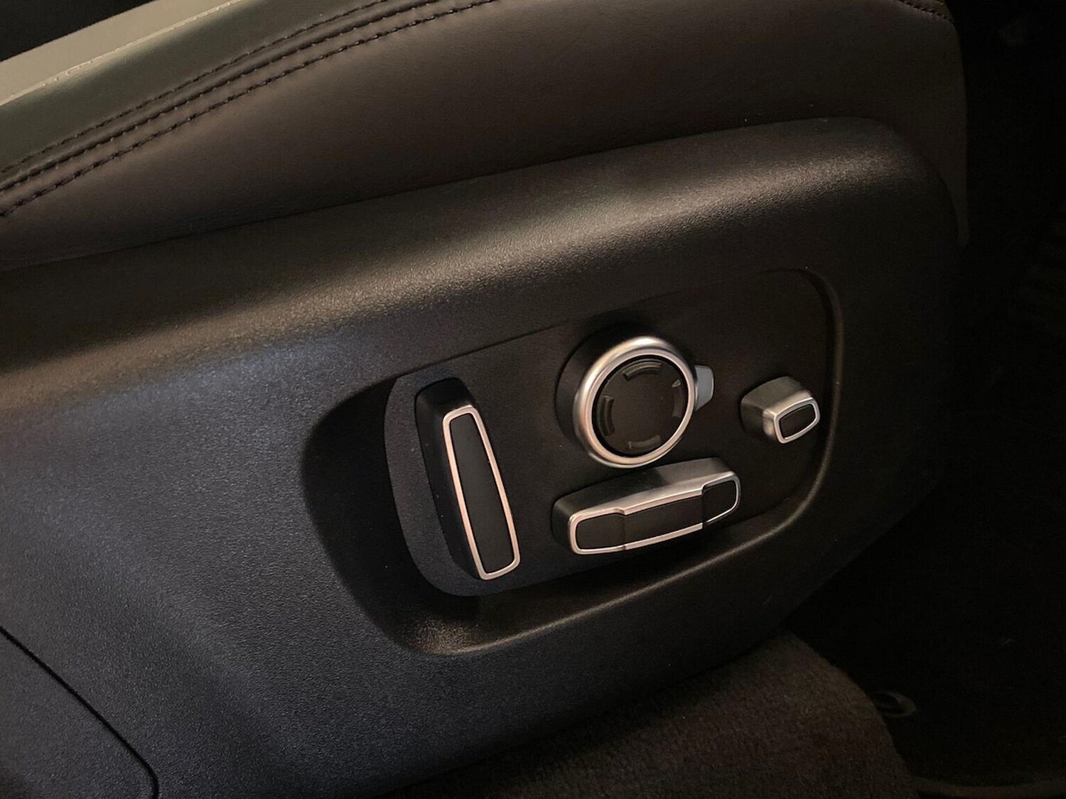 Used Land Rover Range Rover Velar 2024 for sale - 78191494: Photo 41