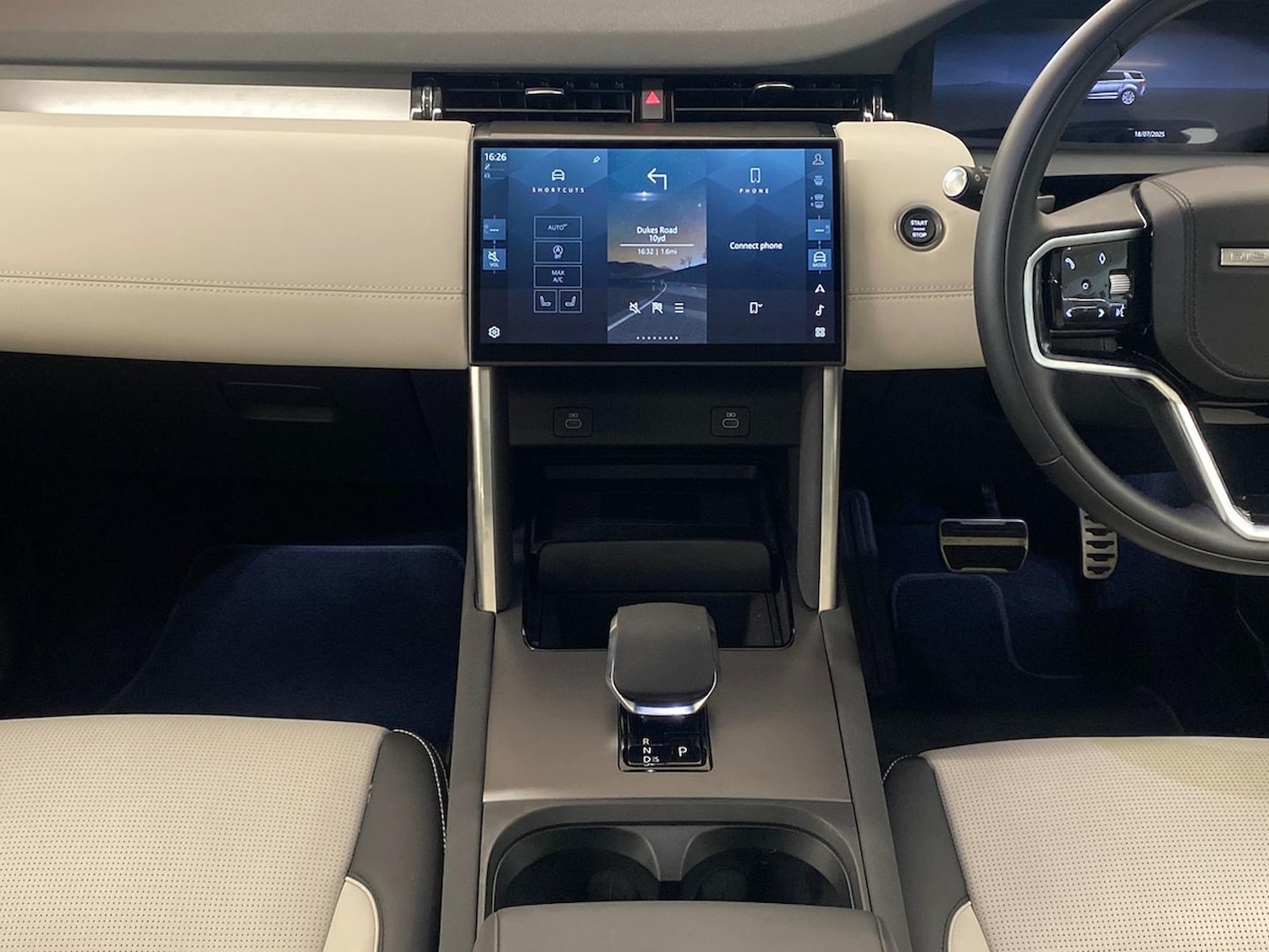 Used Land Rover Discovery Sport 2025 for sale - 76091079: Photo 14
