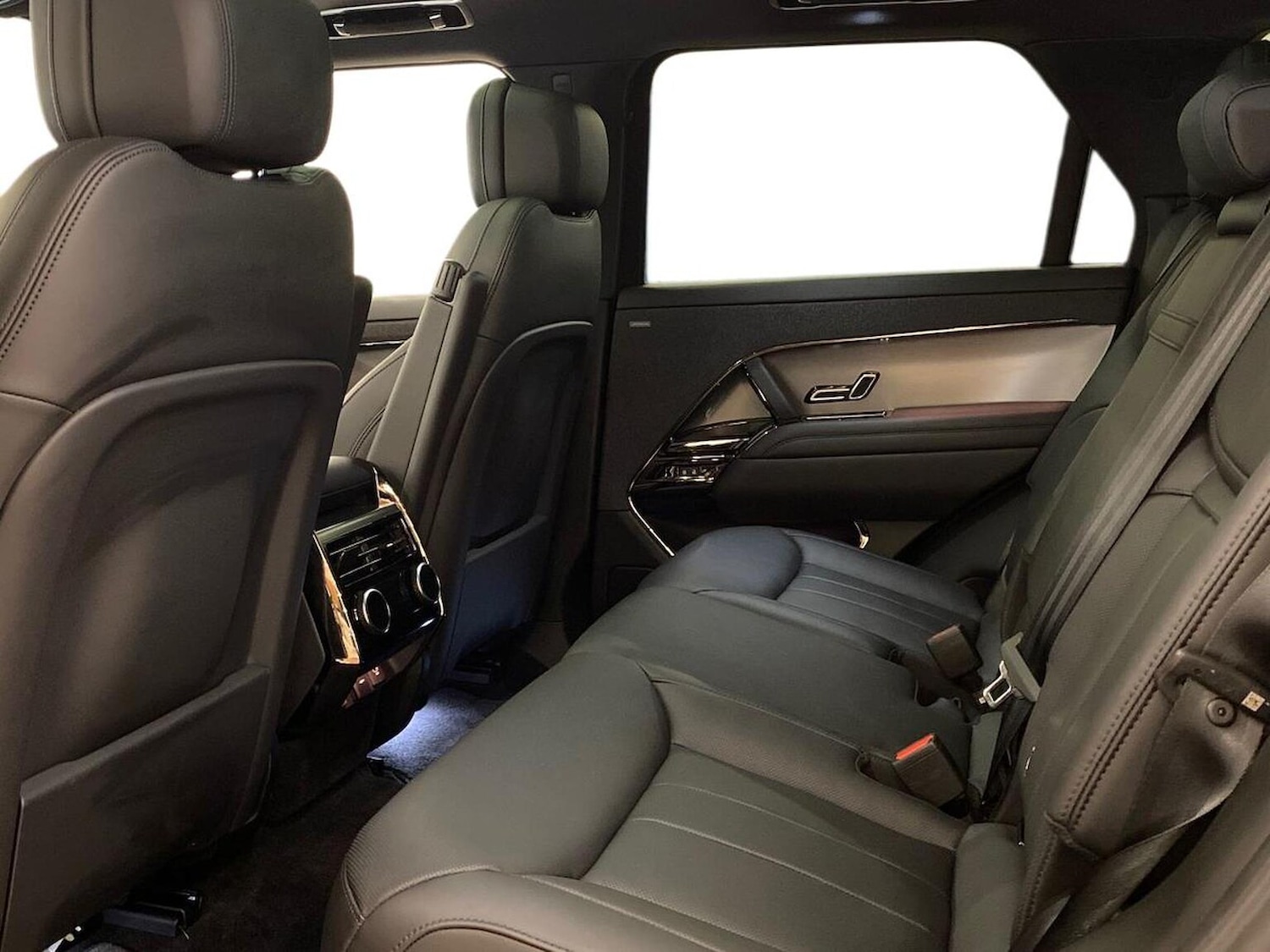 Used Land Rover Range Rover Sport 2024 for sale - 77489490: Photo 4