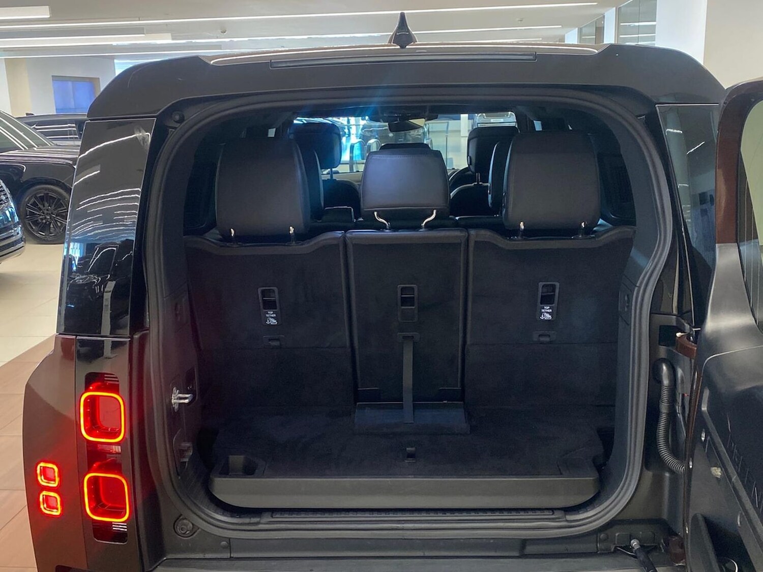 Used Land Rover Defender 2024 for sale - 78202060: Photo 12