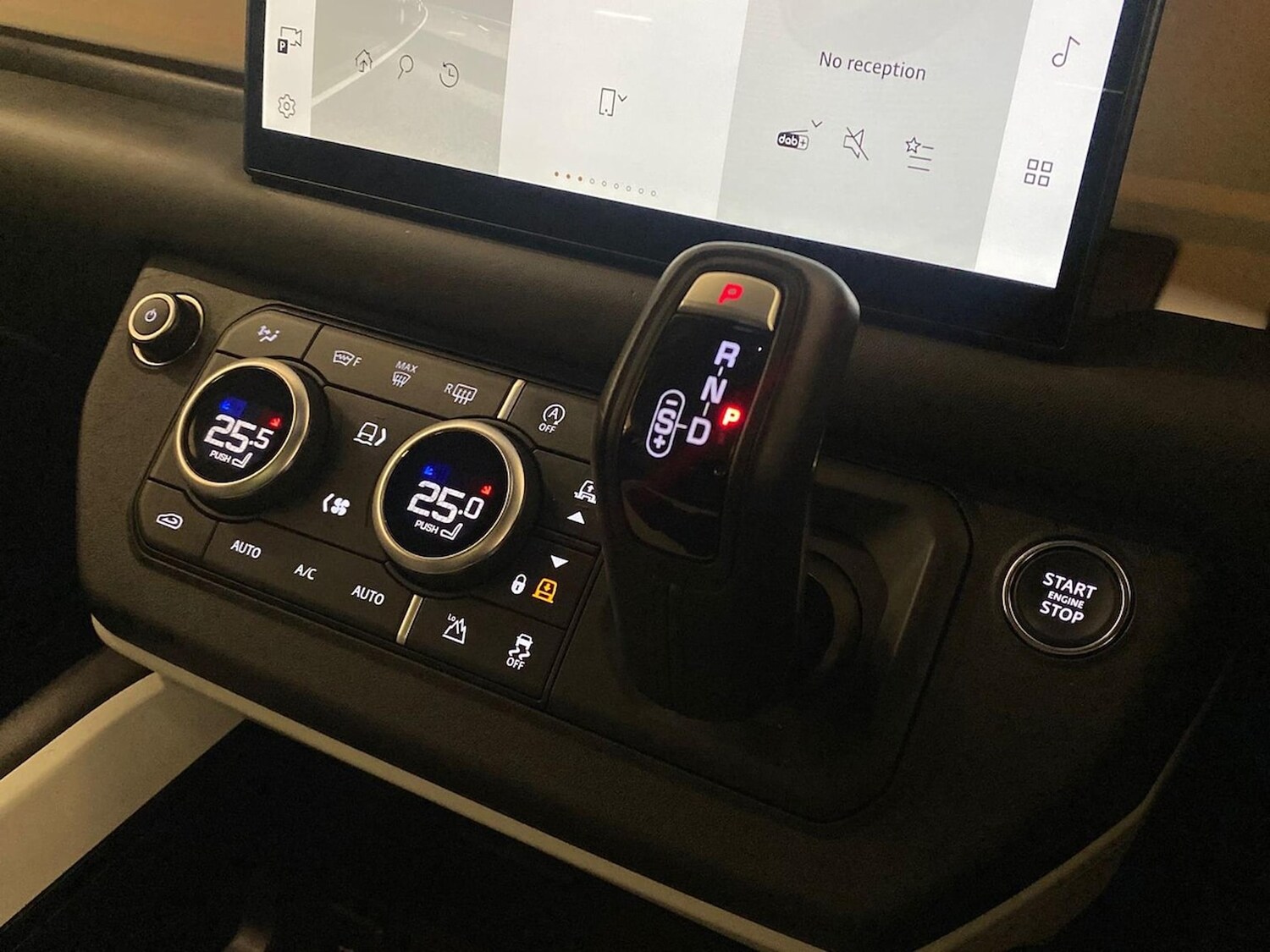 Used Land Rover Defender 2024 for sale - 78202060: Photo 15