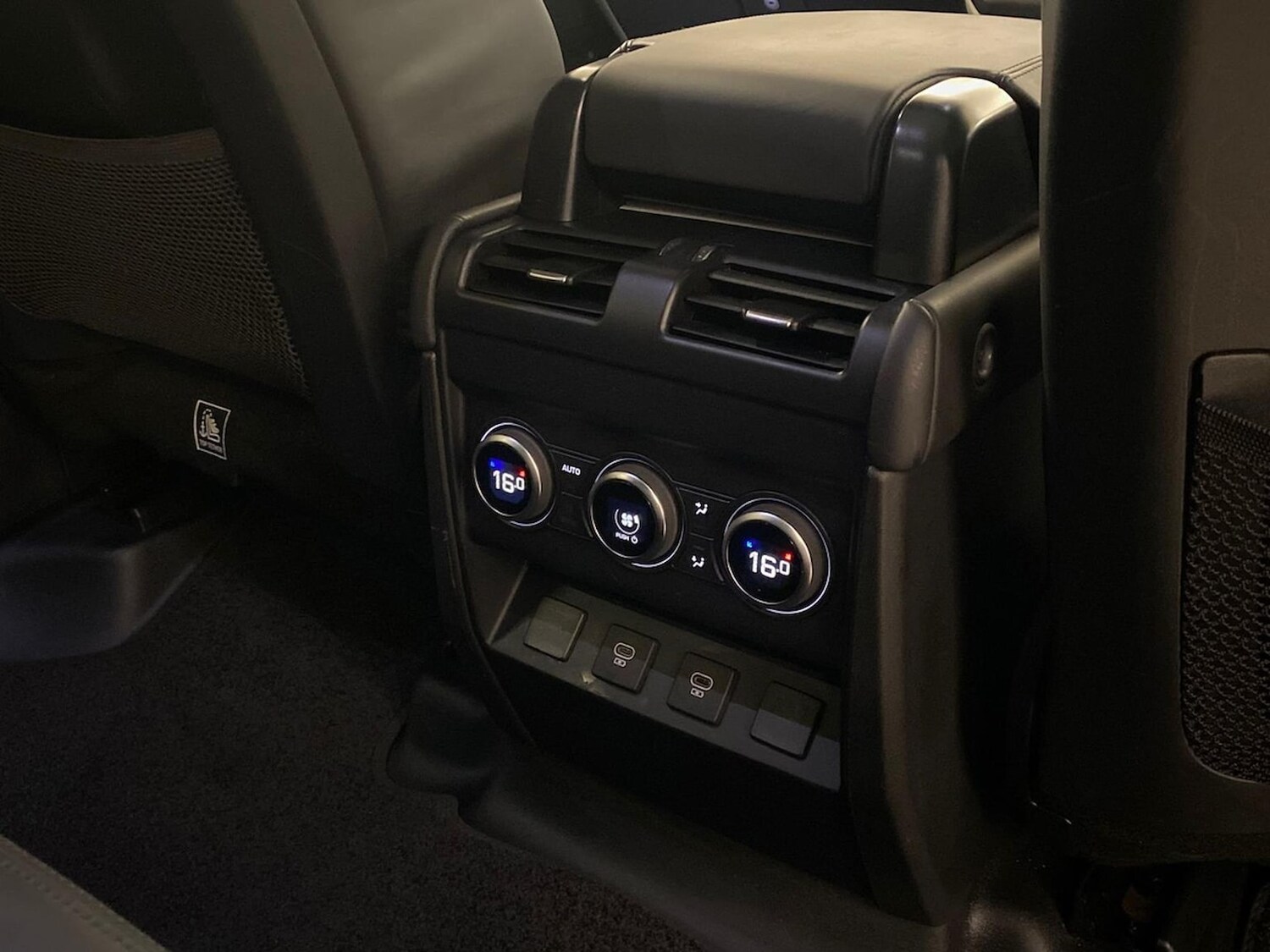 Used Land Rover Defender 2024 for sale - 78202060: Photo 20