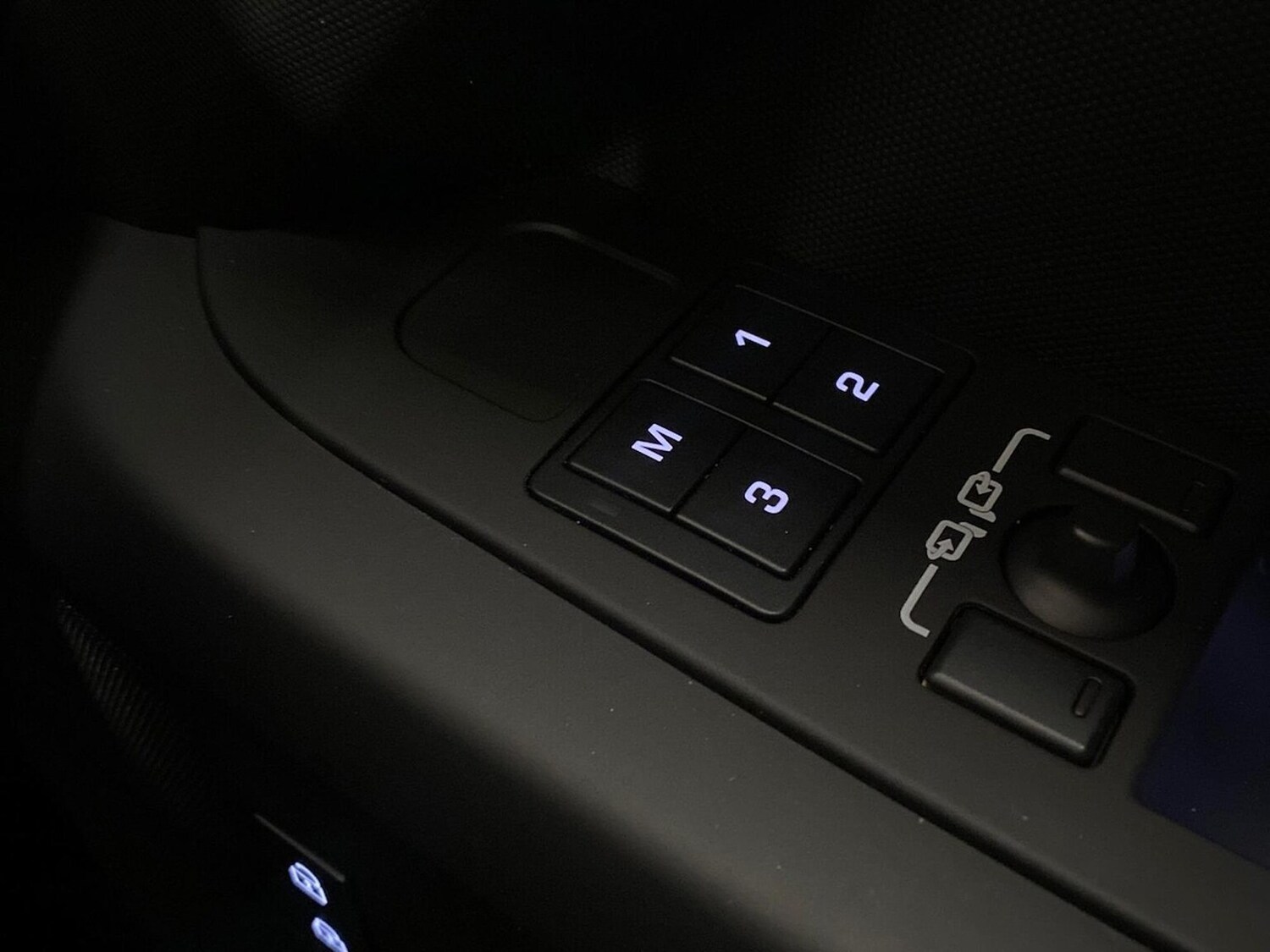 Used Land Rover Defender 2024 for sale - 78202060: Photo 27