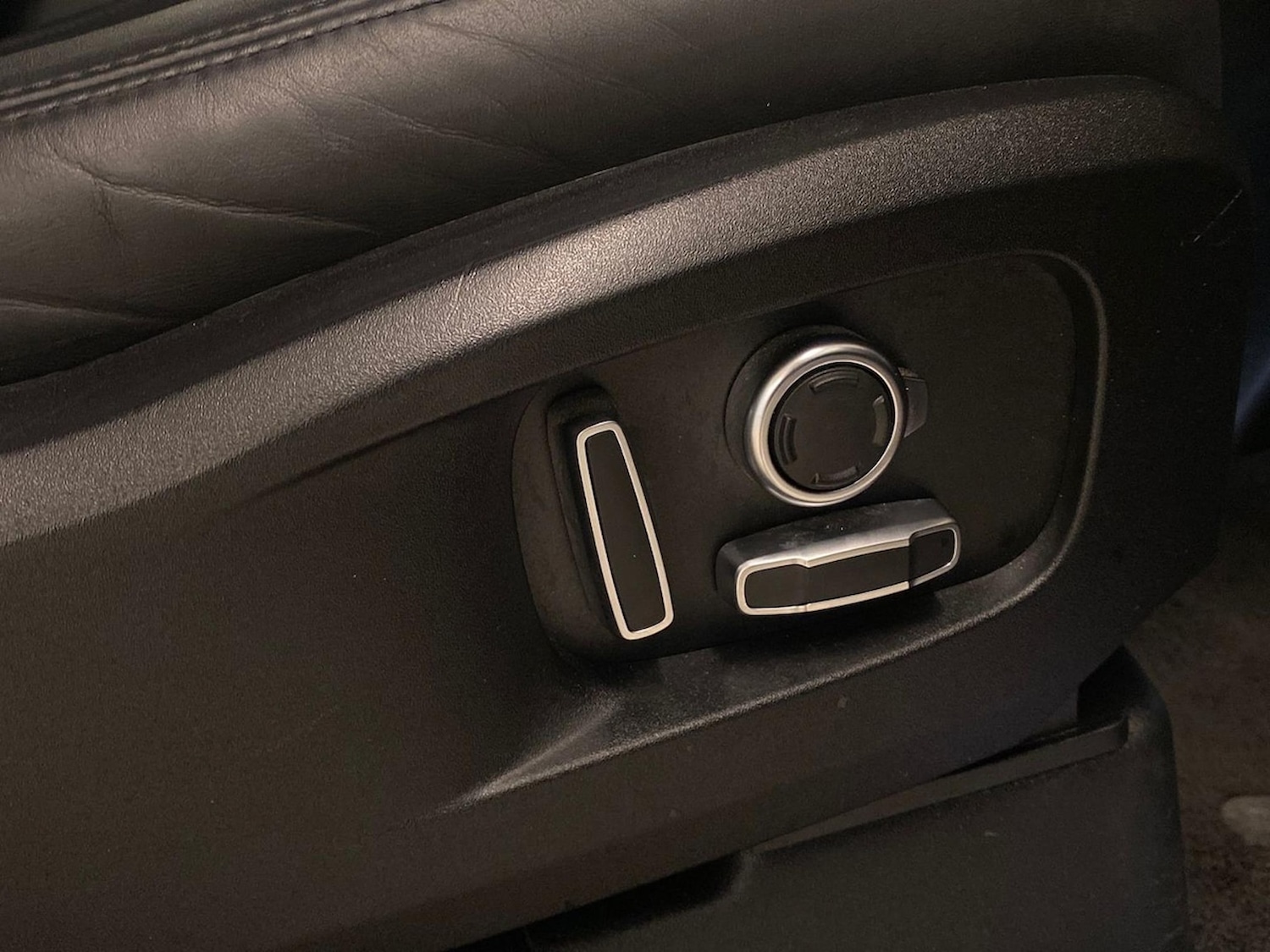 Used Land Rover Defender 2024 for sale - 78202060: Photo 38