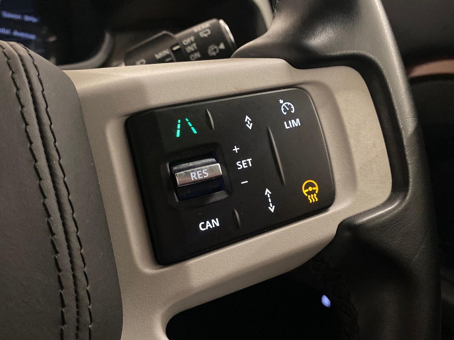 Used Land Rover Defender 2024 for sale - 78202060: Photo 39