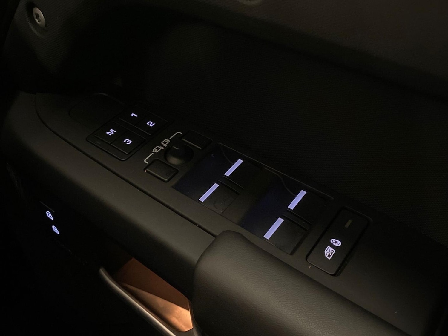 Used Land Rover Defender 2024 for sale - 78202060: Photo 40