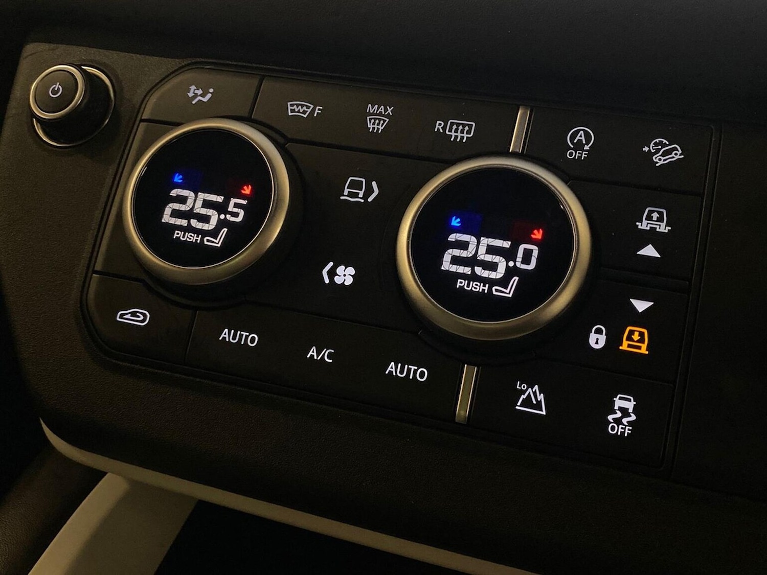 Used Land Rover Defender 2024 for sale - 78202060: Photo 41