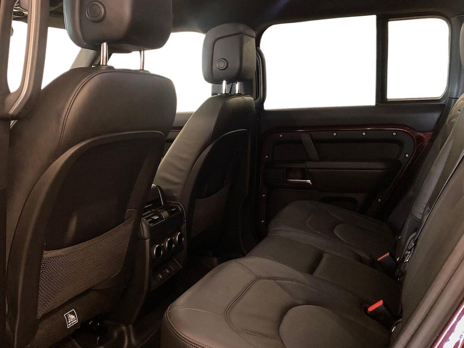 Used Land Rover Defender 2024 for sale - 78202060: Photo 6