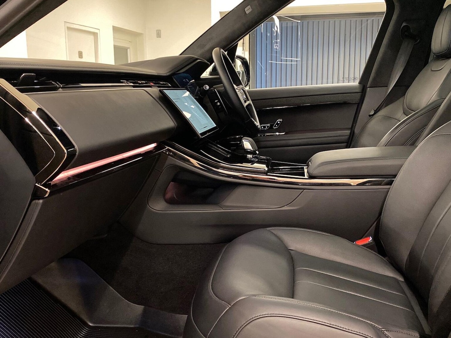 Used Land Rover Range Rover Sport 2023 for sale - 76749032: Photo 3