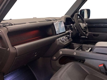 Used Land Rover Defender 2022 for sale - 78310371: Photo