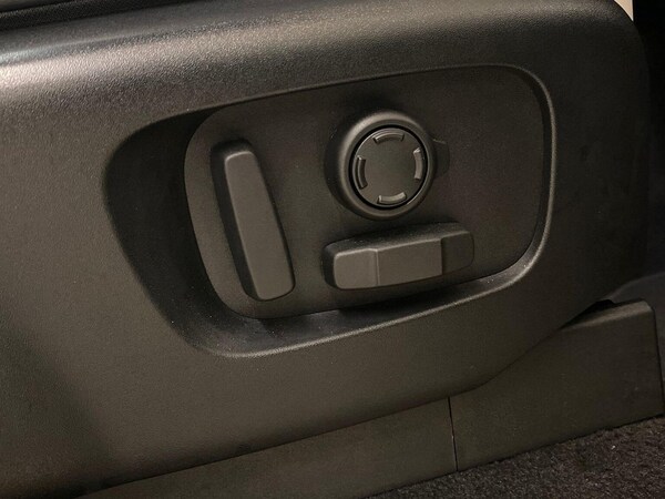 Used Land Rover Discovery 2023 for sale - 76313825: Photo 39