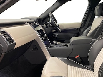 Used Land Rover Discovery 2023 for sale - 76313825: Photo