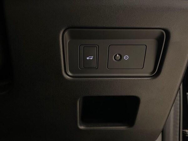Used Land Rover Discovery 2023 for sale - 76313825: Photo 41