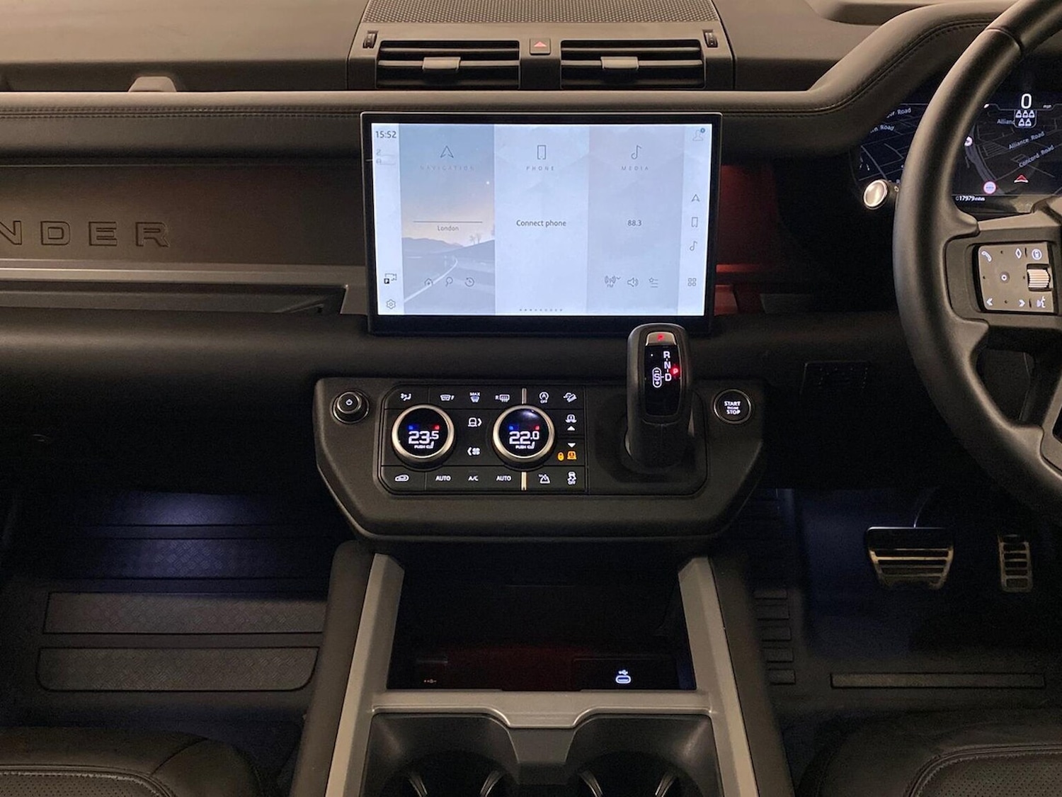 Used Land Rover Defender 2024 for sale - 76918974: Photo 14