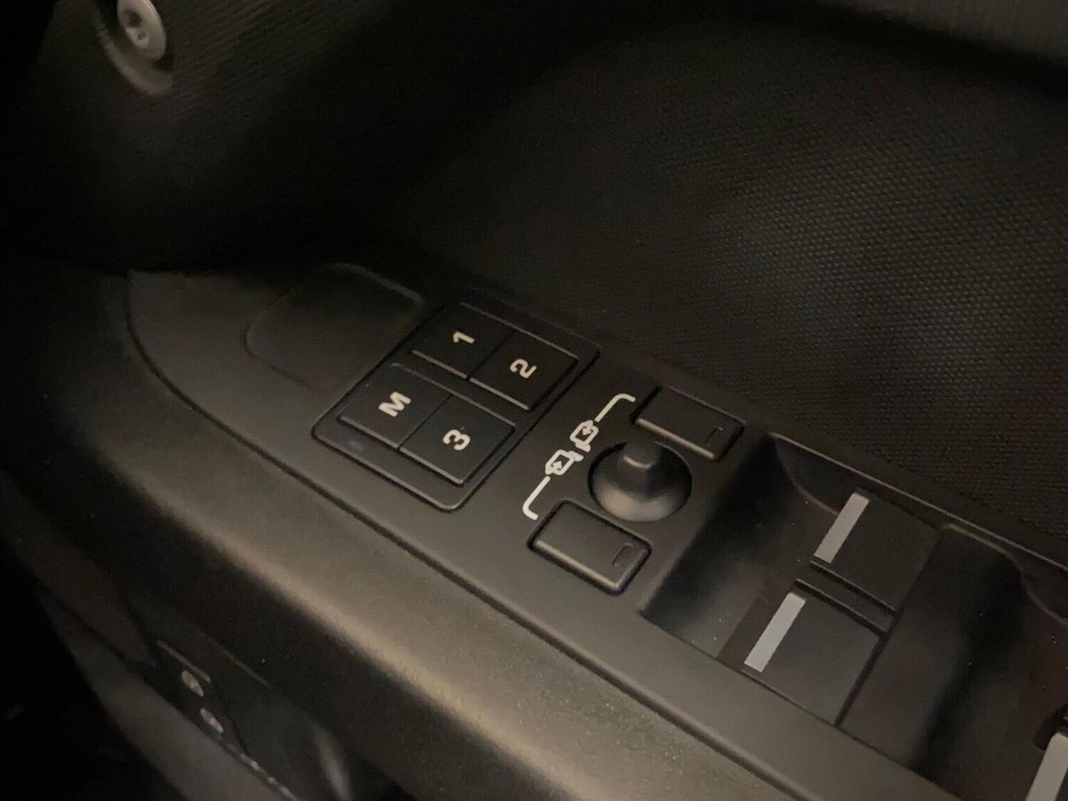 Used Land Rover Defender 2024 for sale - 76918974: Photo 25