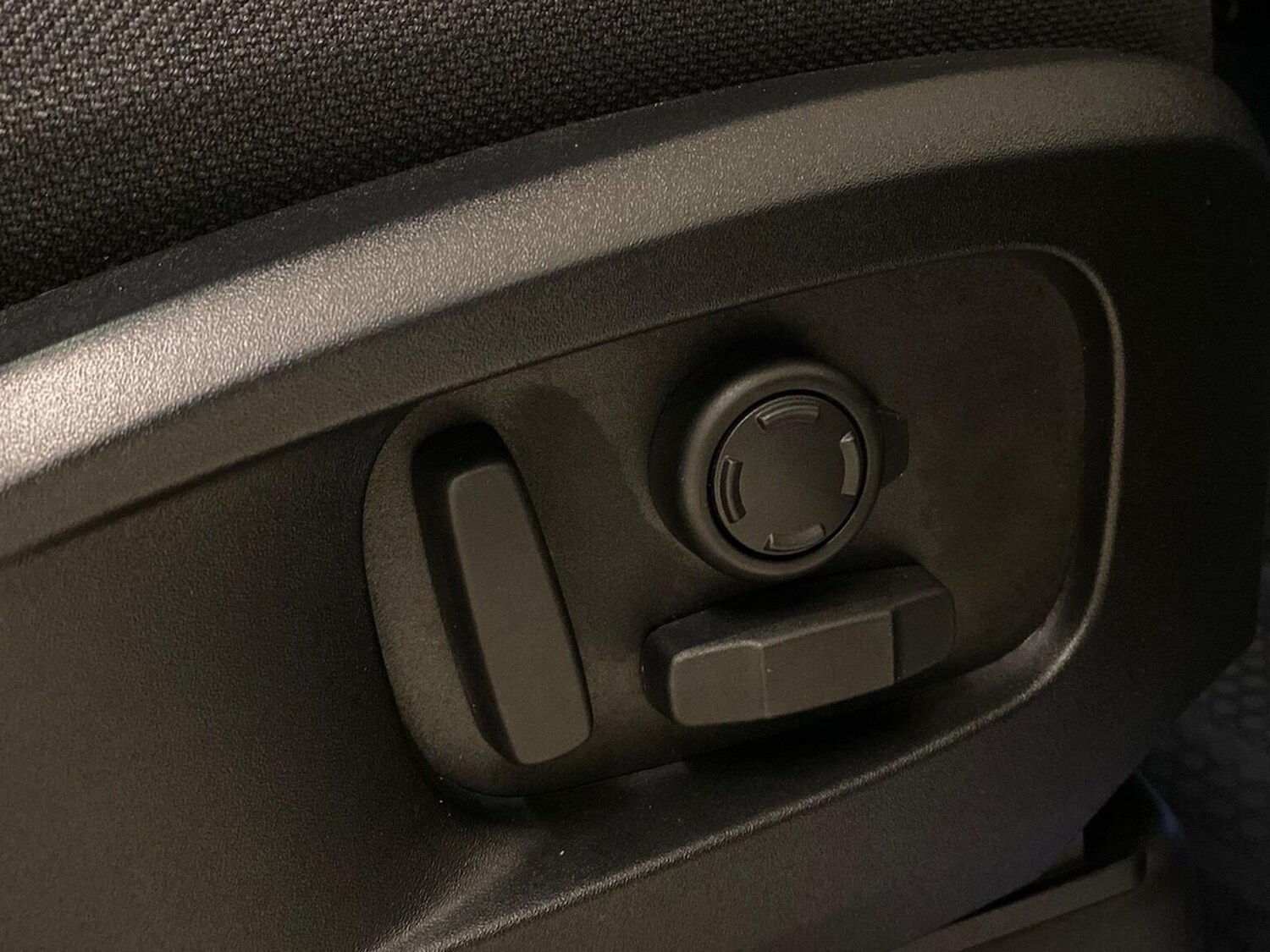 Used Land Rover Defender 2024 for sale - 76918974: Photo 34