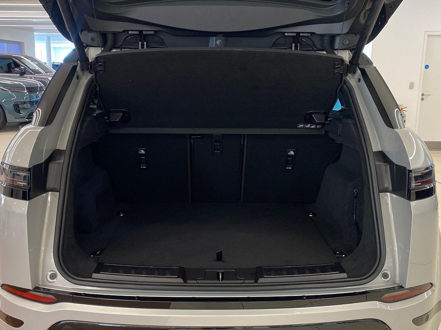 Used Land Rover Range Rover Evoque 2025 for sale - 78191405: Photo 12