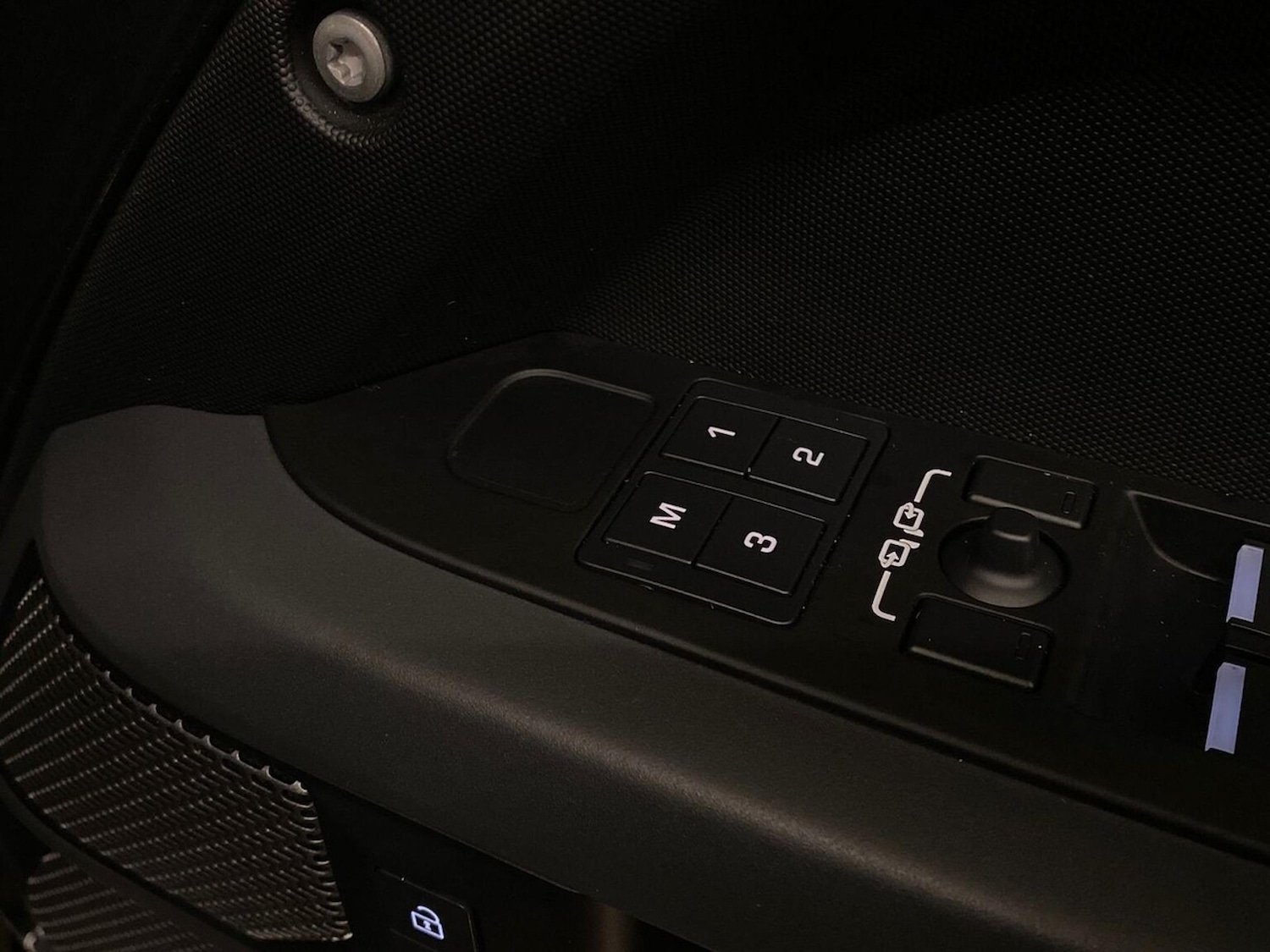 Used Land Rover Defender 2023 for sale - 76591420: Photo 25