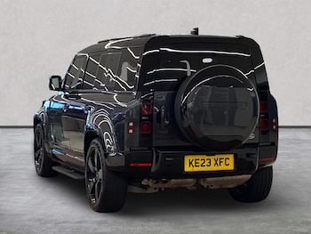 Used Land Rover Defender 2023 for sale - 76591420: Photo