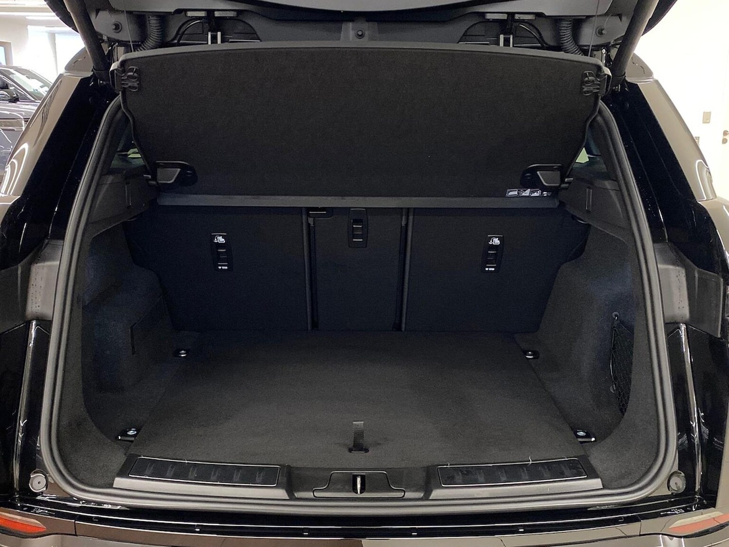 Used Land Rover Range Rover Evoque 2025 for sale - 76418233: Photo 10