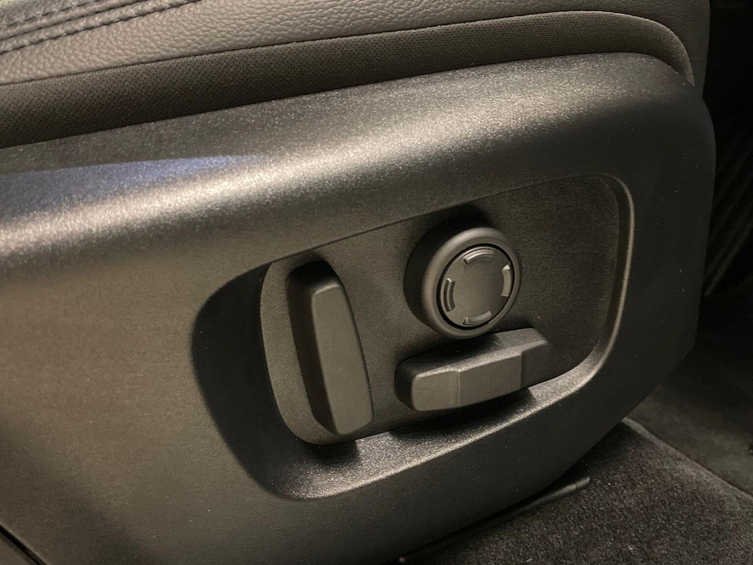 Used Land Rover Range Rover Evoque 2025 for sale - 76418233: Photo 33