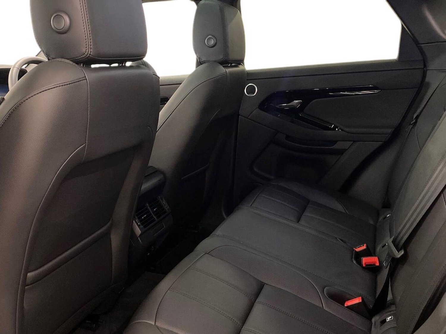 Used Land Rover Range Rover Evoque 2025 for sale - 76418233: Photo 4