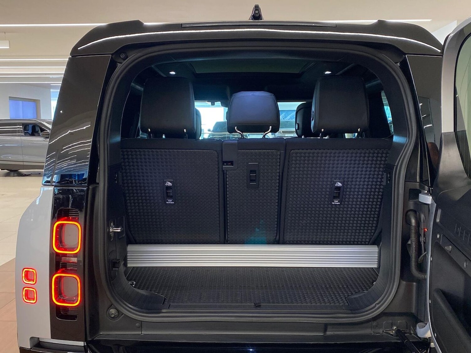 Used Land Rover Defender 2023 for sale - 78191448: Photo 12