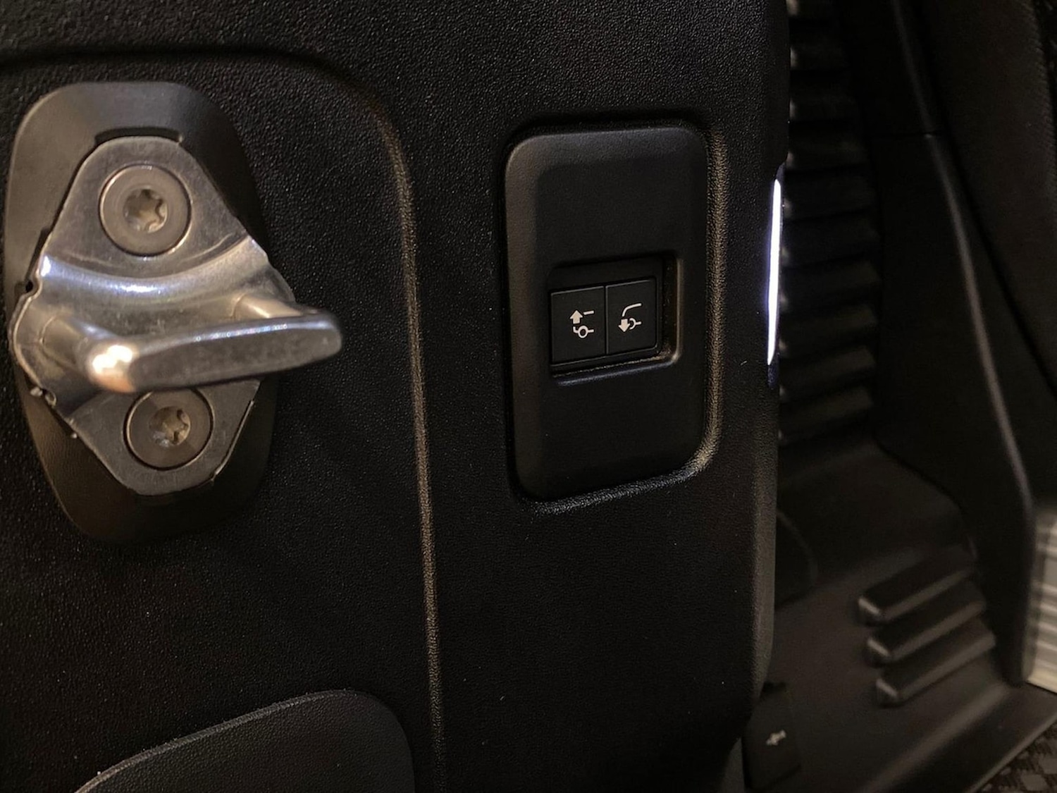 Used Land Rover Defender 2023 for sale - 78191448: Photo 39