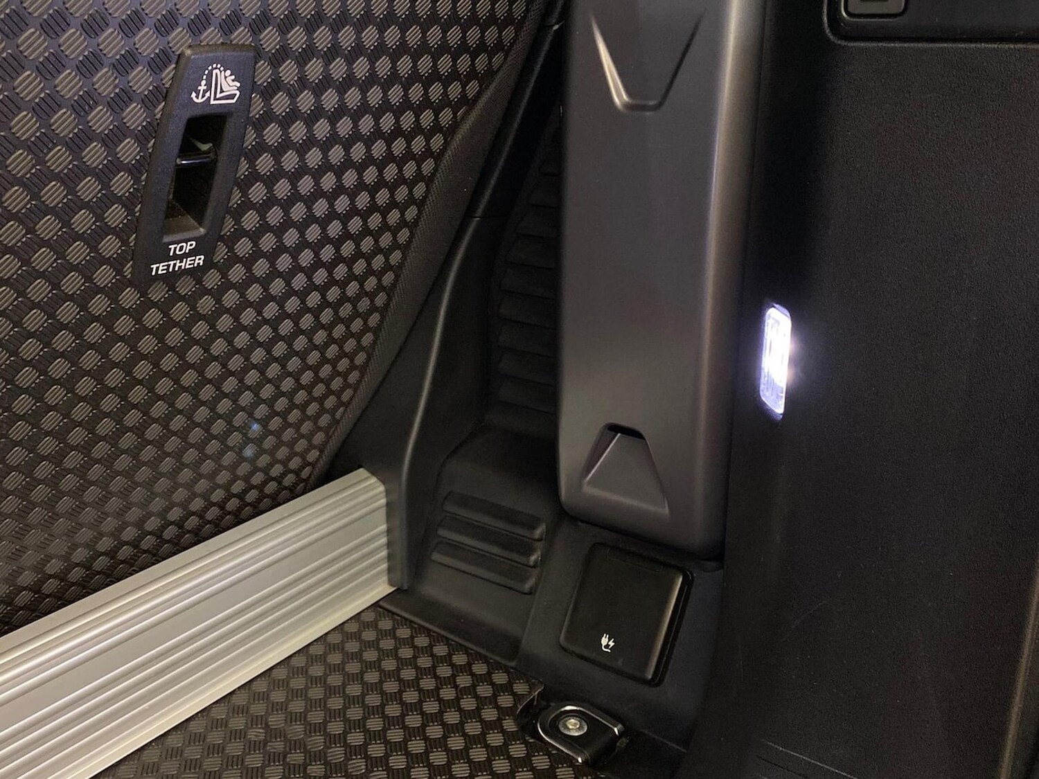 Used Land Rover Defender 2023 for sale - 78191448: Photo 40