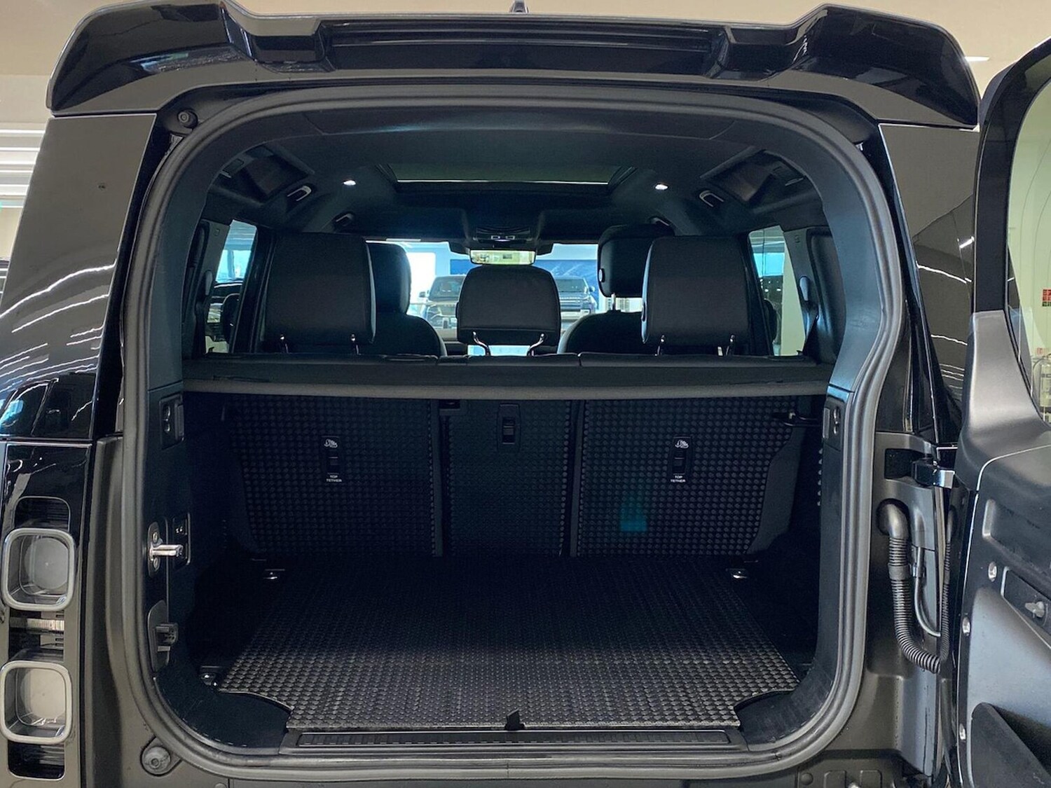 Used Land Rover Defender 2023 for sale - 77489519: Photo 10