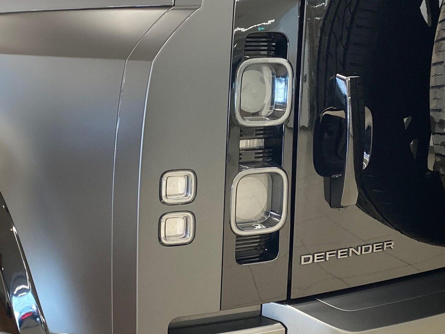 Used Land Rover Defender 2023 for sale - 77489519: Photo 19