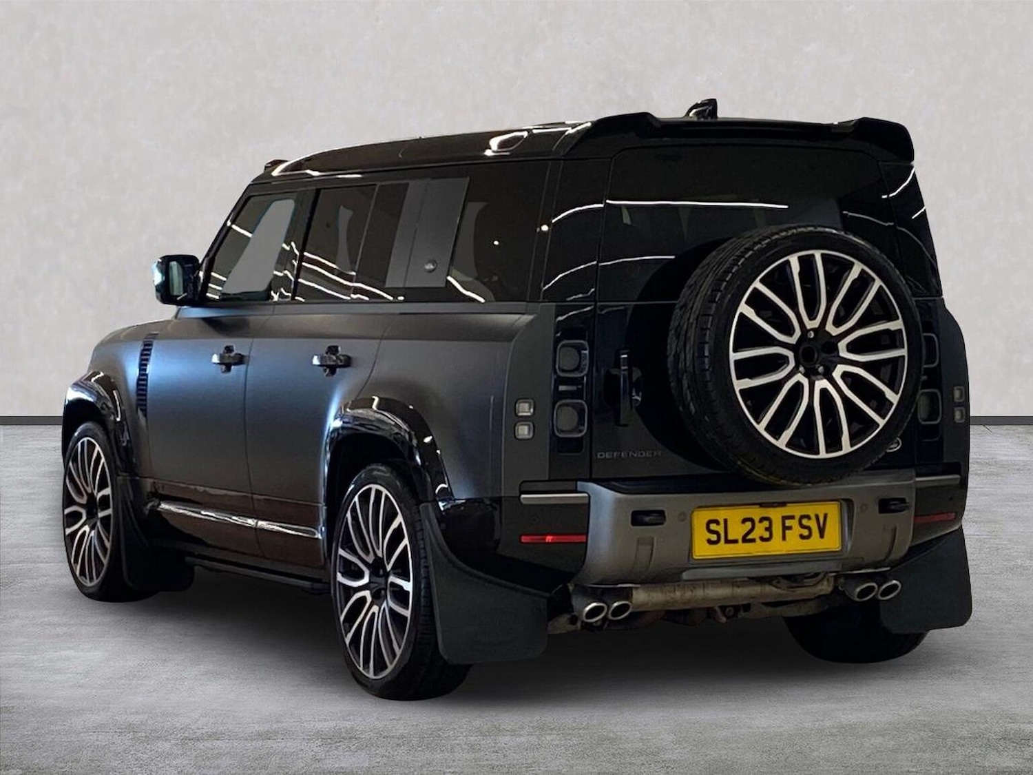 Used Land Rover Defender 2023 for sale - 77489519: Photo 2