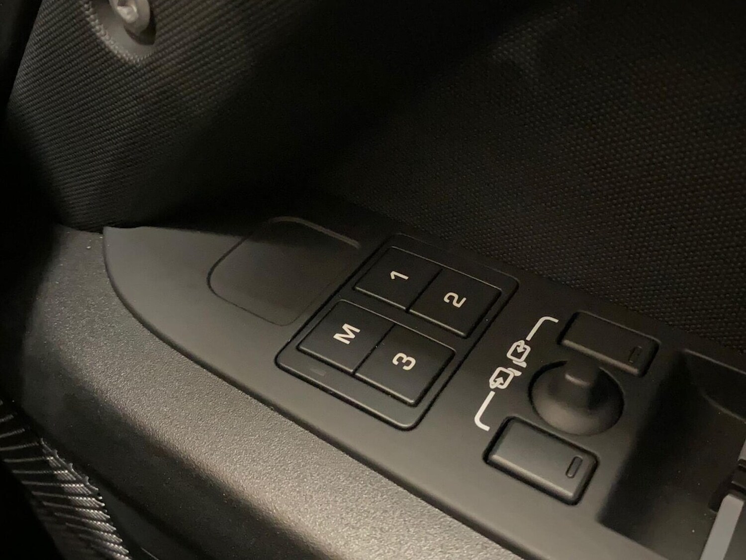 Used Land Rover Defender 2023 for sale - 77489519: Photo 25