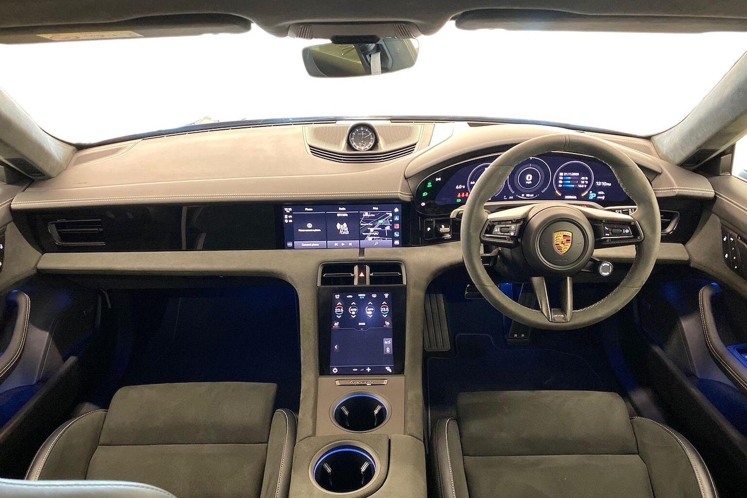 Used Porsche Taycan 2023 for sale - 76663760: Photo 8