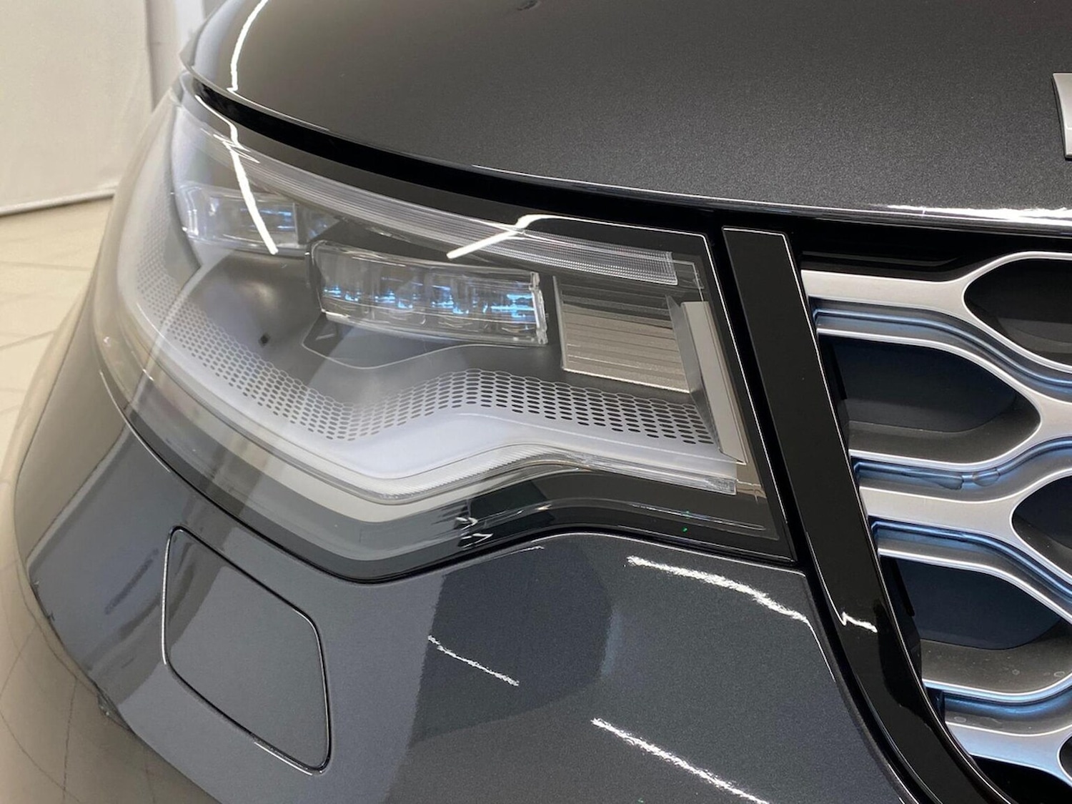 Used Land Rover Discovery 2025 for sale - 76510778: Photo 17